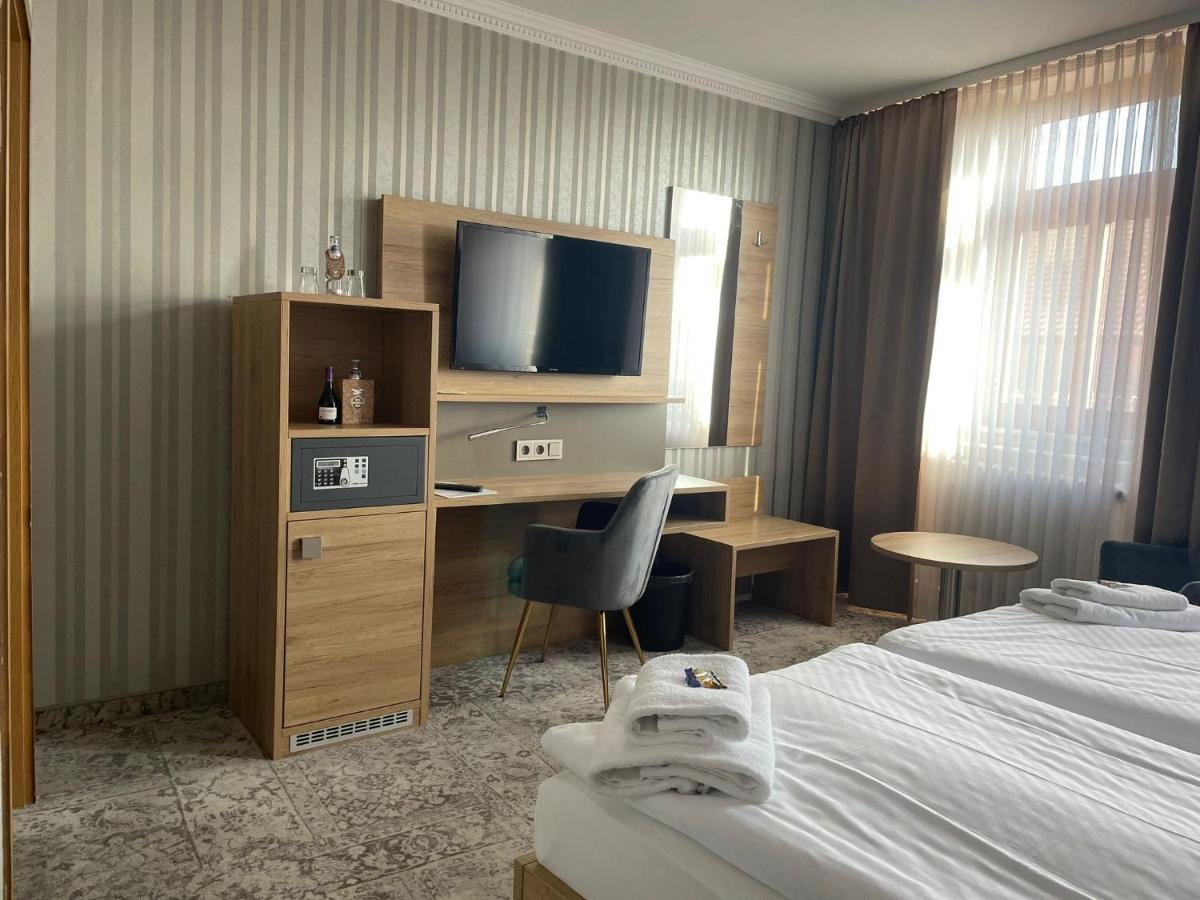 Hotel Schwarzer Adler Tangermünde Zewnętrze zdjęcie