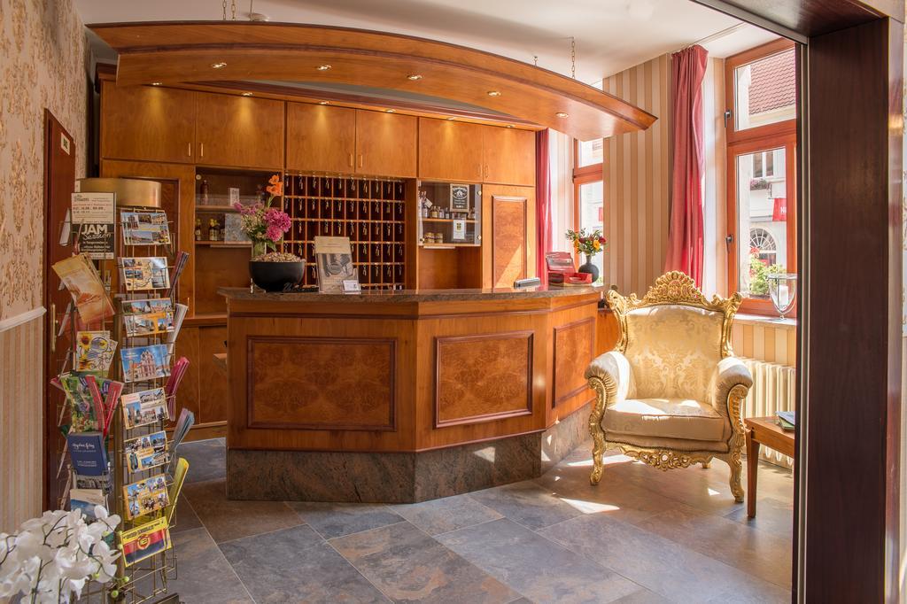 Hotel Schwarzer Adler Tangermünde Zewnętrze zdjęcie