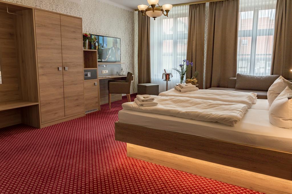 Hotel Schwarzer Adler Tangermünde Zewnętrze zdjęcie