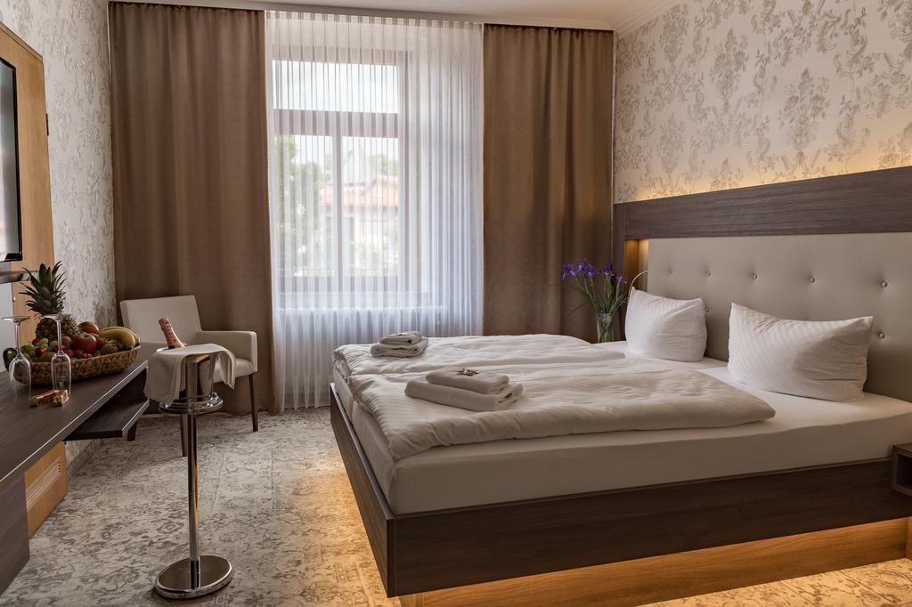 Hotel Schwarzer Adler Tangermünde Zewnętrze zdjęcie