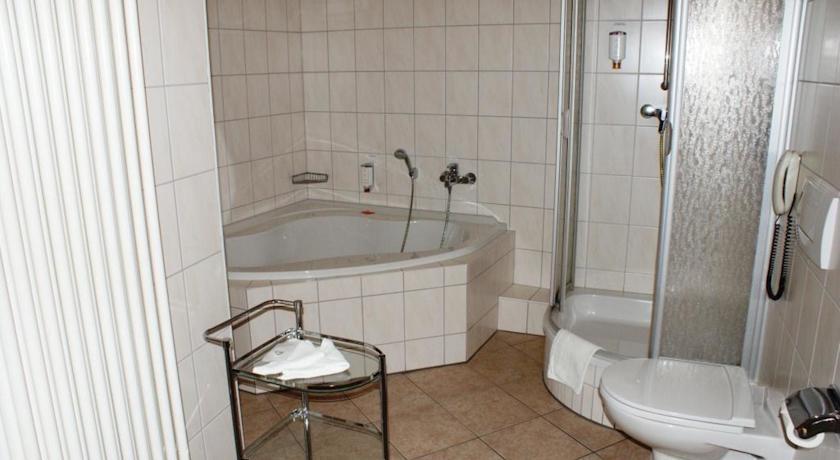 Hotel Schwarzer Adler Tangermünde Pokój zdjęcie